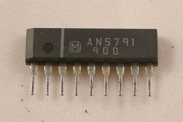 AN5791
Phase Shift Circuit for CRT Displays

Description:
The AN5791 is an integrated circuit designed for phase shift circuit for CRT display.

Features:
 Processing for both negative and positive sync. signals
 Wide range of possible phase shift(1s ~ 40s)
 Possible output pulse width 2s ~ 40s