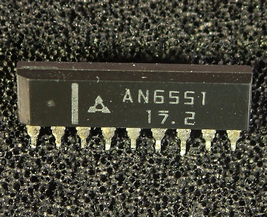 AN6551
Dual Operational Amplifier

Overview:
The AN6551 is a dual operational Amplifier with a phase
compensation circuit built-in.
It is suitable for application to various electronic circuits
such as active filters and audio pre-amplifiers.

Features:
� Phase compensation circuit
� High gain, low noise
� Output short-circuit protection
� Two circuits symmetrically arranged in 9-pin SIL plastic package