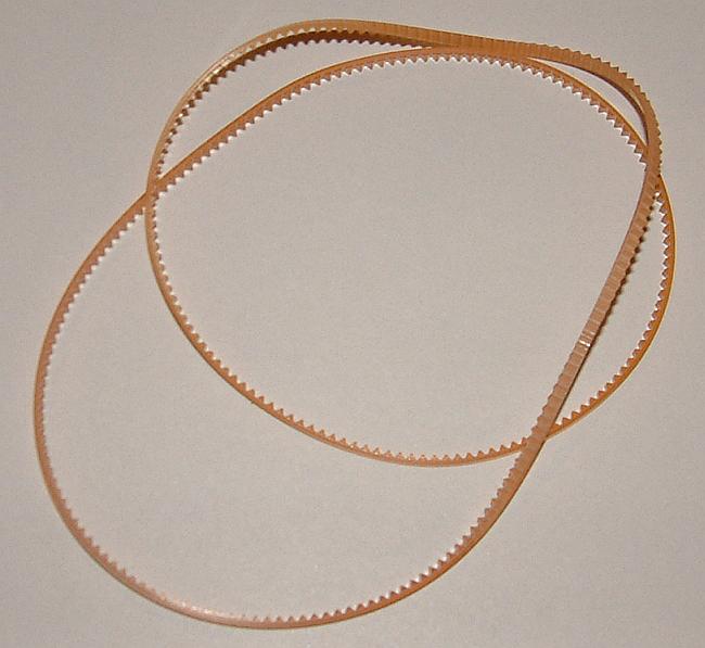 Zahnriemen f�r PAN014-Laufwerk
z. B. in:

Blaupunkt:
RTV430,535,540,560,570,610,635,650,655,670,730,760,810; 

Grundig:
Barcelona 2091,2092,2492,7000,9091
Florenz 6190,7200,9191,9291; Madrid 2492
GV200,201,2092,210,211,220,2292,230,2392,240,2492,250
MV2005,2105,2115,2505; MVS600,620,680,710,720,9109105
SE2100,2120,5110,5140,6110,7120,9100,9120
TVR4510,5510 Valencia2392 Verona6190,6690
VS600 bis VS640; VS680 bis VS930
(alle Modelle, die mit diesem Ziffernbereich beginnen,
 also auch z.B. VS9091 f�r den 2. Bereich)

diverse Modelle von
Metz, Panasonic, Philips, Universum 